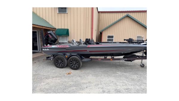 IMG_8486 2025 Bass Cat Boats Lynx STS